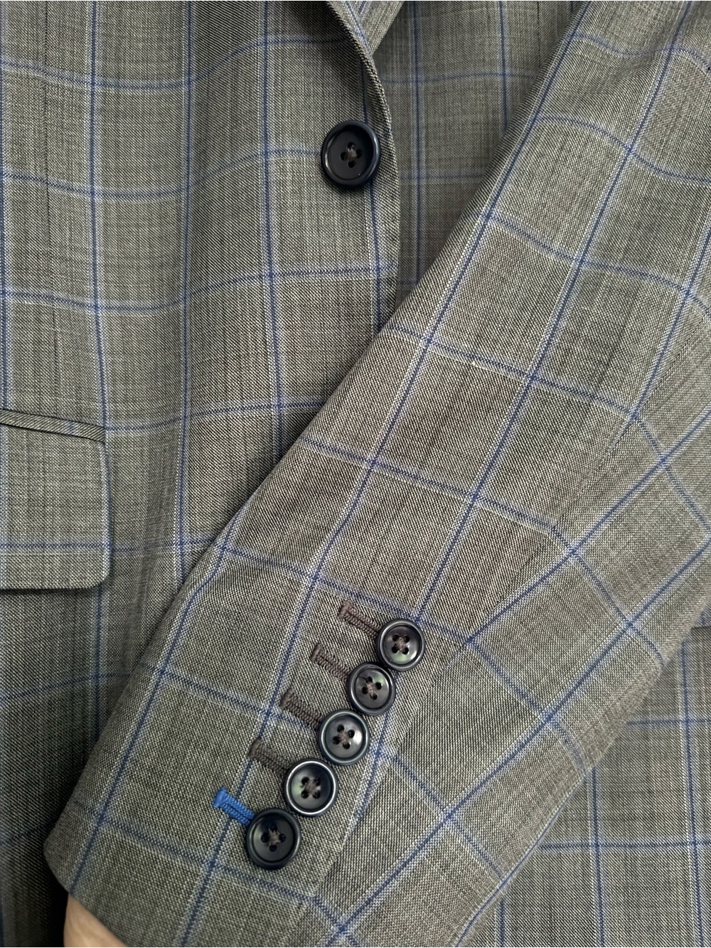 Men's Gray Plaid Blazer - Classic Tailored Sports Jacket - Picture 5 of 6